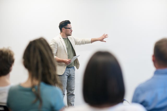 Speak Like a Pro: Transformative Spoken English Classes Await